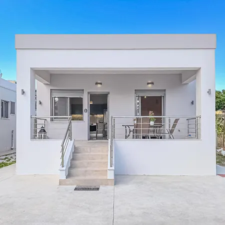Newly Built House Steps From The Beach: Everything Within Walking Distance - Enjoy A Car-free * Aγία Μαρίνα