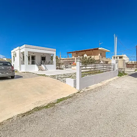 Newly Built House Steps From The Beach: Everything Within Walking Distance - Enjoy A Car-free * Aγία Μαρίνα